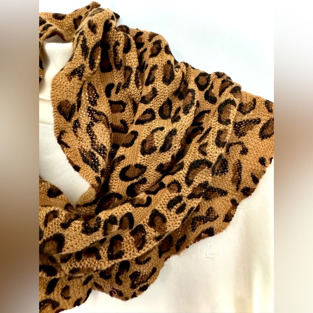 Leopard Ruffled Scarf - Picture 7 of 12